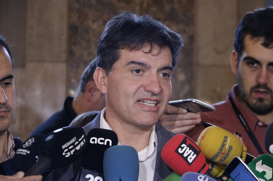 Esquerra's Sergi Sabrià speaking to the press on December 11, 2019 (by Gerard Artigas)